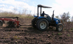 O Sistema Terra Pronta vem com mais de 150 horas de máquinas trabalhando na zona rural!